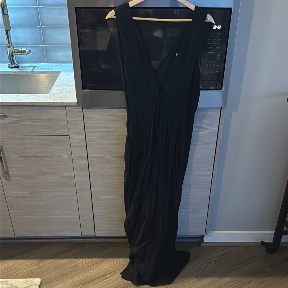 Abercrombie & Fitch Black Sleeveless V-Neck Maxi Gown